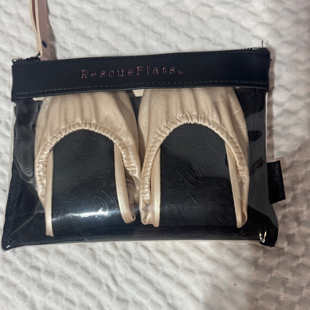 Elegant Cream Foldable Loafers